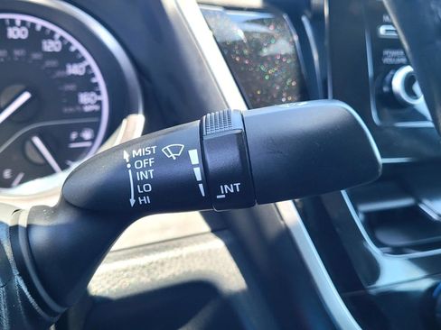 Used 2021 Toyota Camry SE FWD image 32