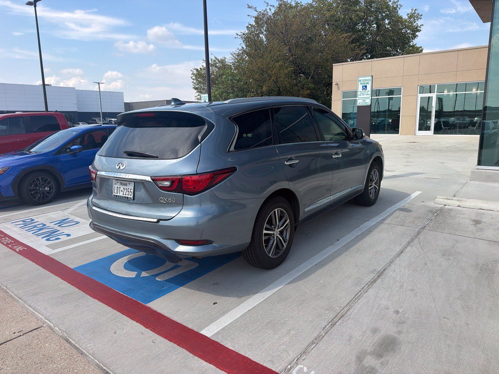 Used 2018 INFINITI QX60 FWD w/ Premium Plus Package image 5
