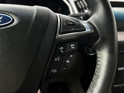Used 2018 Ford Edge Titanium w/ Technology Package AWD/4WD image 19