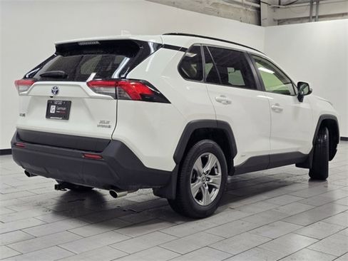 Used 2022 Toyota RAV4 XLE image 17
