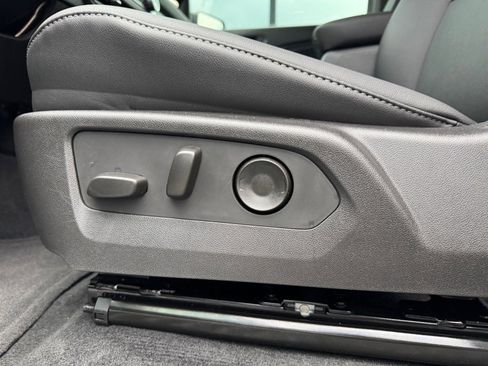 New 2025 Chevrolet Colorado LT w/ LT Convenience Package image 12