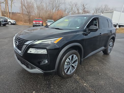 Used 2023 Nissan Rogue SV image 7