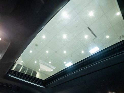 Used 2022 Toyota Highlander XSE image 32