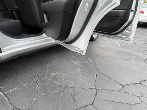 Used 2011 Chrysler 200 LX FWD image 32