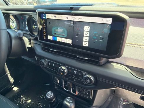 Certified 2025 Jeep Wrangler Unlimited Sahara AWD/4WD image 14
