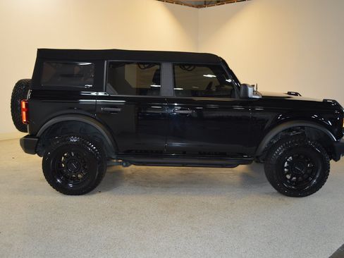 Used 2023 Ford Bronco 4-Door AWD/4WD image 2