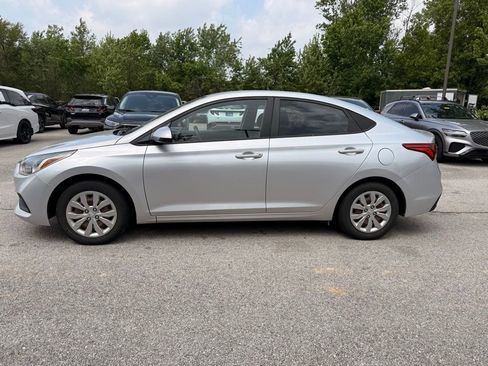 Used 2019 Hyundai Accent SE FWD image 4