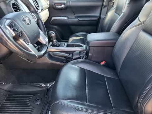 Used 2018 Toyota Tacoma Limited AWD/4WD image 30