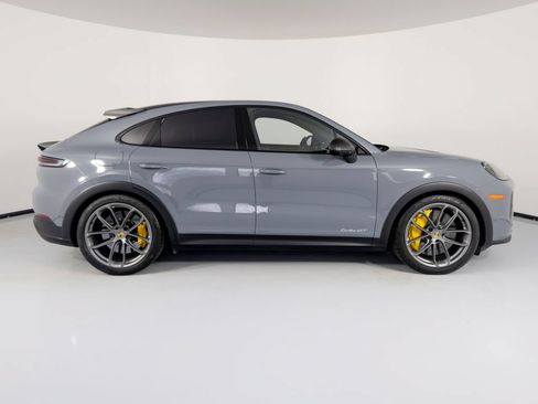 Certified 2024 Porsche Cayenne Turbo GT AWD/4WD image 12