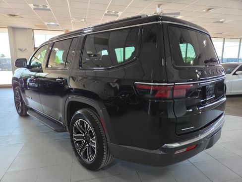Used 2022 Jeep Wagoneer Series III w/ Rear Seat Video Group 1 AWD/4WD image 5