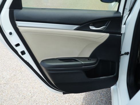 Used 2018 Honda Civic EX-L image 18