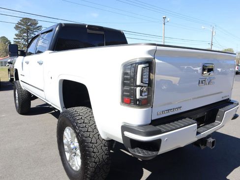 Used 2015 GMC Sierra 2500 Denali w/ Duramax Plus Package image 7