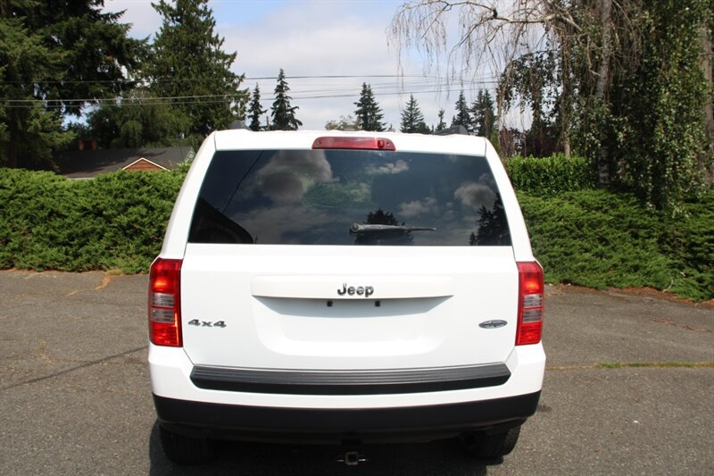 Used 2015 Jeep Patriot High Altitude AWD/4WD image 11