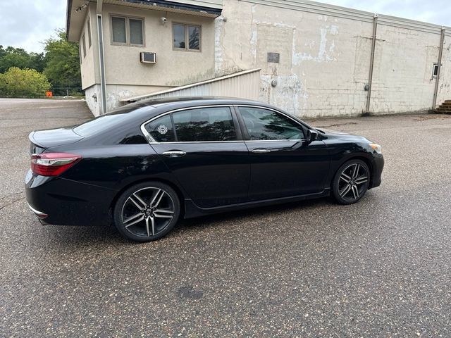 Used 2017 Honda Accord Sport image 28