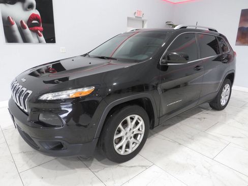 Used 2016 Jeep Cherokee Latitude w/ Comfort/Convenience Group FWD image 7