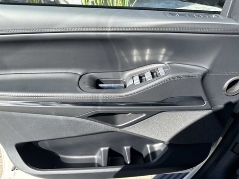 New 2025 Lincoln Navigator Reserve w/ Jet Appearance Package image 8