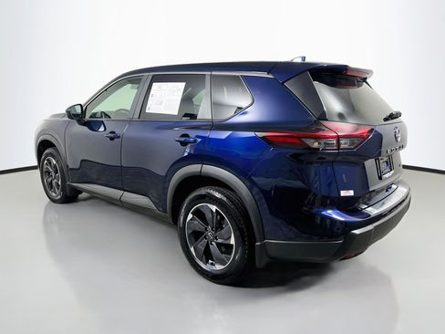 Used 2024 Nissan Rogue SV FWD image 8