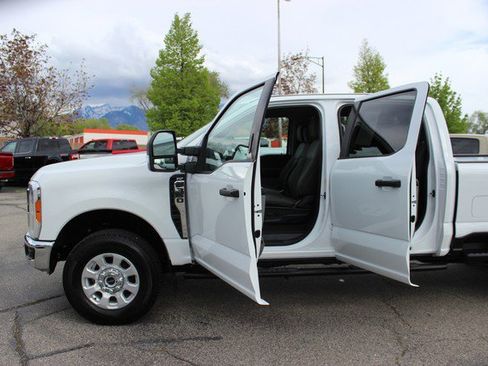Used 2023 Ford F350 XLT w/ FX4 Off-Road Package image 10