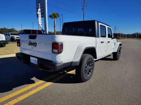 New 2026 Jeep Gladiator Sport image 10