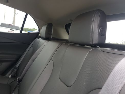 Used 2024 Buick Encore GX Sport Touring image 9