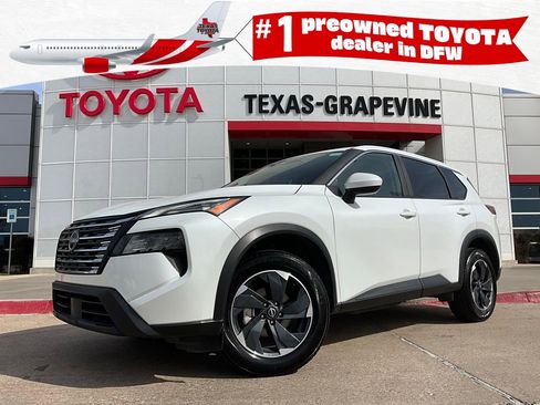 Used 2025 Nissan Rogue SV image 1