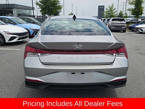 Used 2023 Hyundai Elantra SEL FWD image 4
