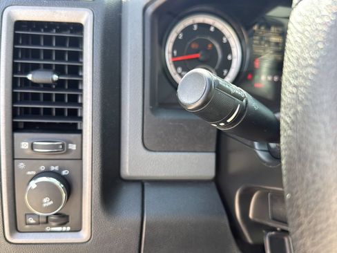 Used 2016 RAM 1500 Express RWD image 14