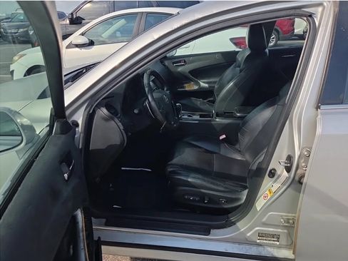 Used 2009 Lexus IS 250 w/ Premium Pkg RWD image 8