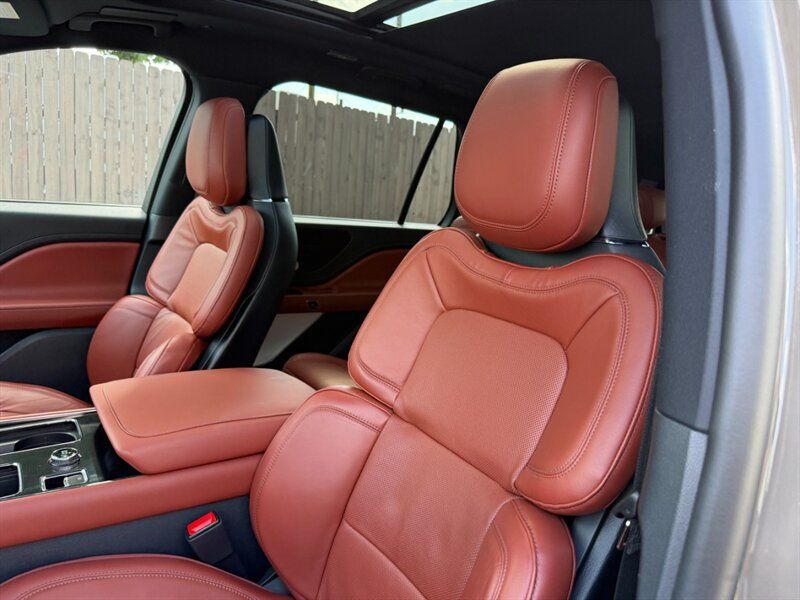 Used 2025 Lincoln Aviator Reserve w/ Equipment Group 201A AWD/4WD image 20