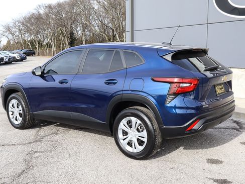 Used 2024 Chevrolet Trax LS image 6