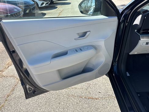 New 2026 Hyundai Kona SE image 10