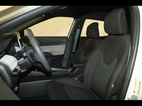 Used 2023 Jeep Compass Sport AWD/4WD image 13