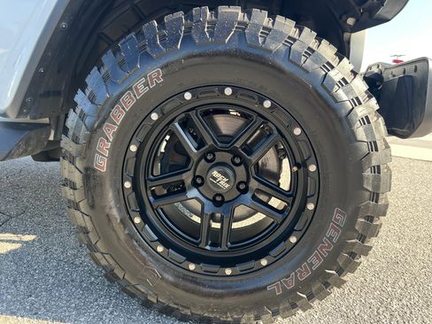 Used 2018 Jeep Wrangler Unlimited Rubicon AWD/4WD image 23