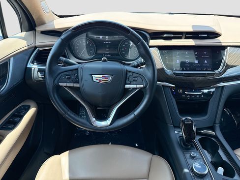 Used 2024 Cadillac XT6 Premium Luxury w/ Platinum Package AWD/4WD image 18