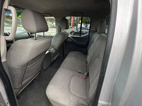 Used 2008 Nissan Frontier SE w/ Tow Hitch Pkg AWD/4WD image 10