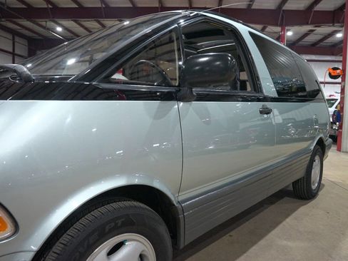Used 1992 Toyota Previa LE image 34