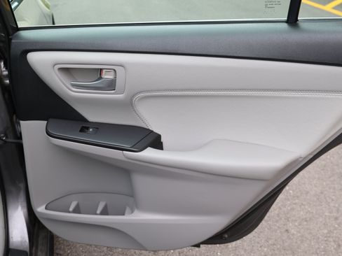 Used 2016 Toyota Camry XLE FWD image 15