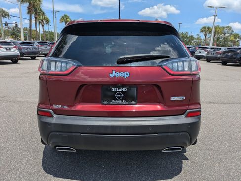 Used 2019 Jeep Cherokee Latitude Plus FWD image 5