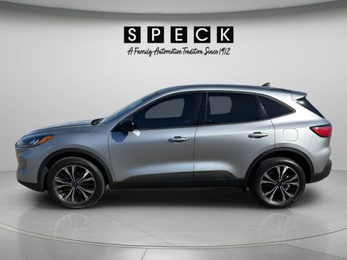 Used 2021 Ford Escape SE w/ SE Sport Appearance Package AWD/4WD image 2
