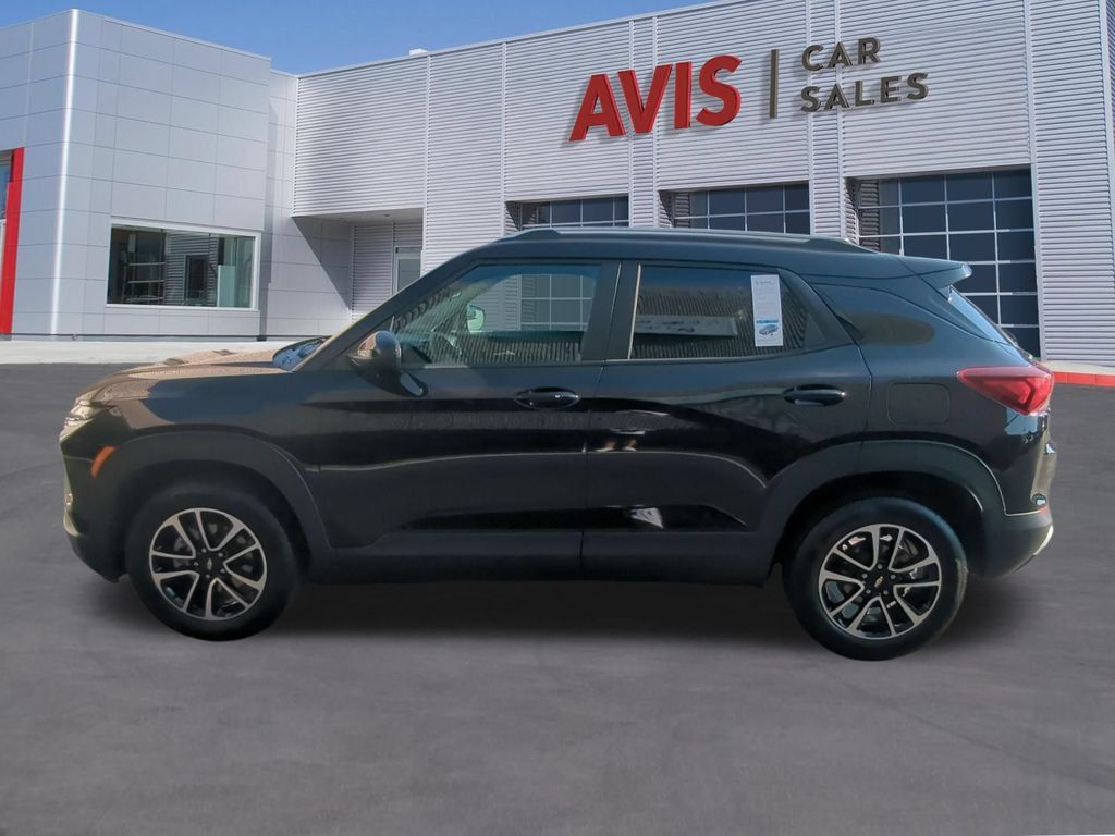 Used 2025 Chevrolet TrailBlazer LT AWD/4WD image 10