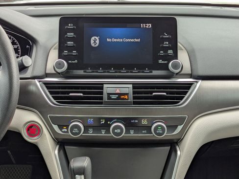 Certified 2018 Honda Accord LX image 18