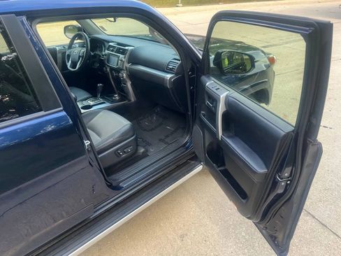 Used 2019 Toyota 4Runner SR5 Premium image 23