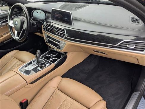 Used 2017 BMW 740e xDrive image 22