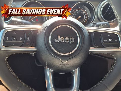 Used 2023 Jeep Wrangler Unlimited Sahara AWD/4WD image 16