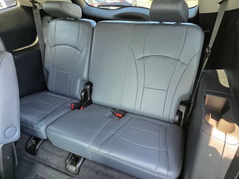 Used 2020 Buick Enclave Essence AWD/4WD image 19