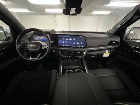 New 2025 Chevrolet Suburban Premier AWD/4WD image 21