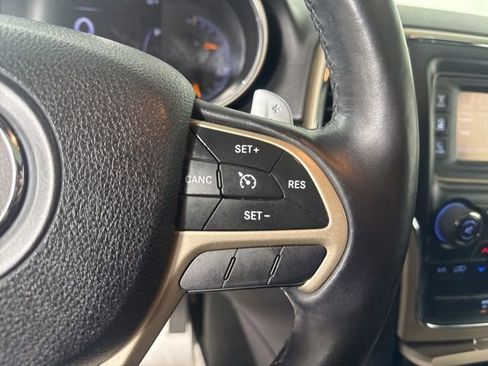 Used 2014 Jeep Grand Cherokee Laredo w/ Security & Convenience Group image 32