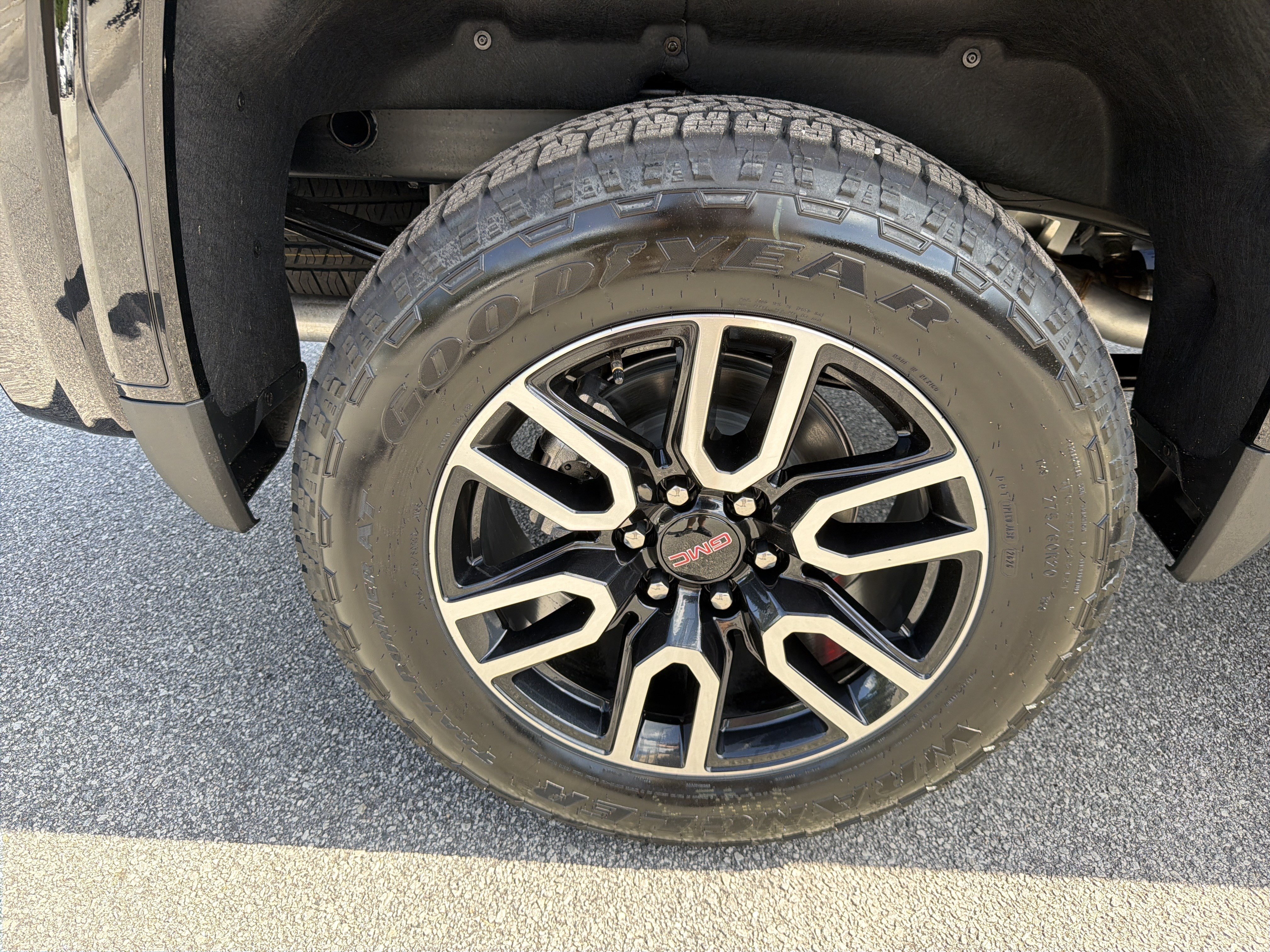 New 2026 GMC Sierra 1500 AT4 w/ AT4 Premium Package AWD/4WD image 18