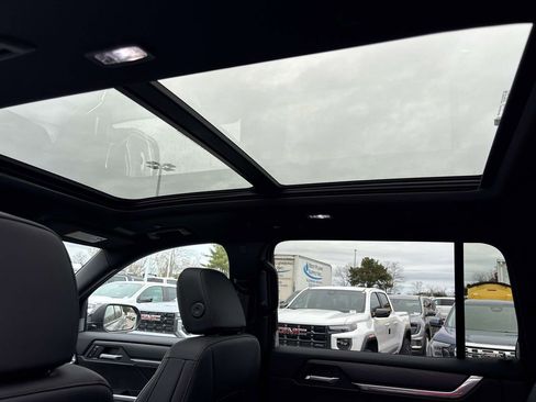 New 2026 GMC Acadia Elevation w/ Elevation Premium Package AWD/4WD image 8