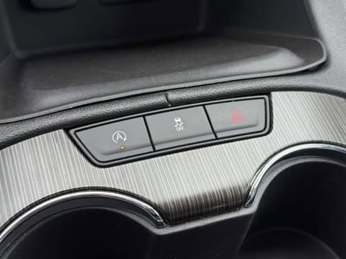 Used 2023 GMC Acadia SLT image 31